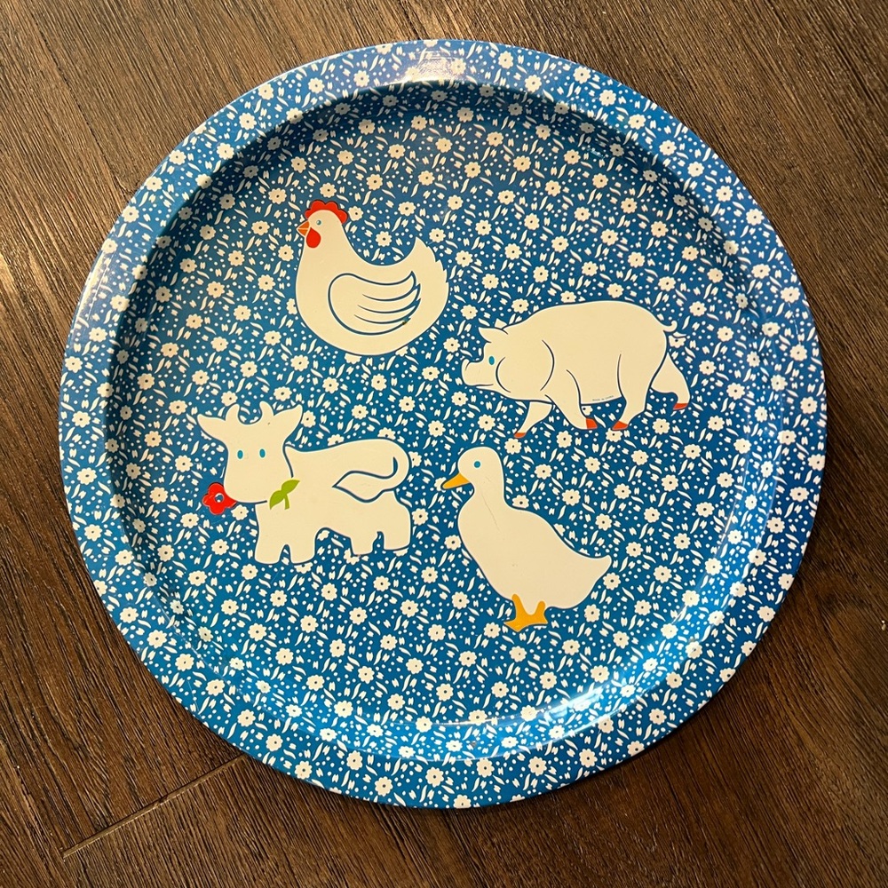 Vintage Round Blue White Metal Tray - Country Farmhouse Cow Chicken Pig Flowers